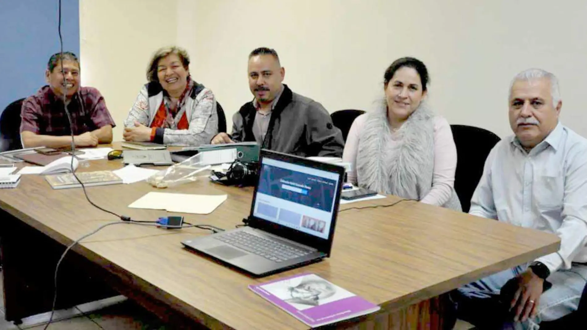 Profesores recibiendo capacitación